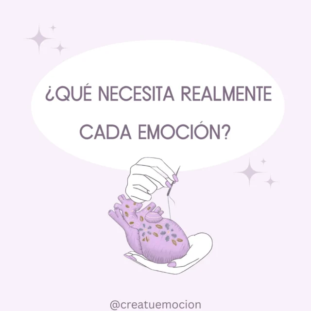 (Lee el copy completo para encontrar más matices en cada emoción)💚👇🏻

El otro día una persona me dijo algo que escucho muy a menudo:

“Sé que estoy mal… pero no sé qué me pasa.”

Y, en realidad, sí le pasaban muchas cosas. Solo que llevaba tanto tiempo aguantando, siguiendo adelante y procurando no “molestar” a nadie con lo que sentía, que había dejado de escucharse.

Y esto nos pasa más de lo que imaginamos.

Queremos que la tristeza se vaya, que el miedo desaparezca o que la ansiedad se calle… cuando quizá la pregunta no es:

”¿Cómo hago para dejar de sentir esto?”

Sino:

”¿Qué está intentando decirme esta emoción?” 💜

✨ La tristeza necesita tiempo.
🛡️ El miedo necesita confianza y a veces, seguridad.
🚧 La rabia necesita límites.
🤍 La culpa necesita responsabilidad y mucha autocompasión.
💗 La vergüenza necesita aceptación.
🌿 La ansiedad necesita volver al presente y espacio para transitarla.

⚠️ Una aclaración importante: esto no es una fórmula mágica ni una verdad absoluta. Las emociones son mucho más complejas que una lista y cada persona las vive de forma diferente. Tu historia, tu contexto y el momento que estás atravesando importan. Quédate con este post como una brújula, no como un mapa.⚠️

Ojalá te sirva para mirarte con un poco más de curiosidad y un poco menos de juicio.

🔐 Guarda este post para volver a él cuando lo necesites.
.
.
.
#InteligenciaEmocional #EducaciónEmocional #GestiónEmocional #Autoconocimiento #BienestarEmocional #Emociones #SaludMental #PsicólogasEnReus
