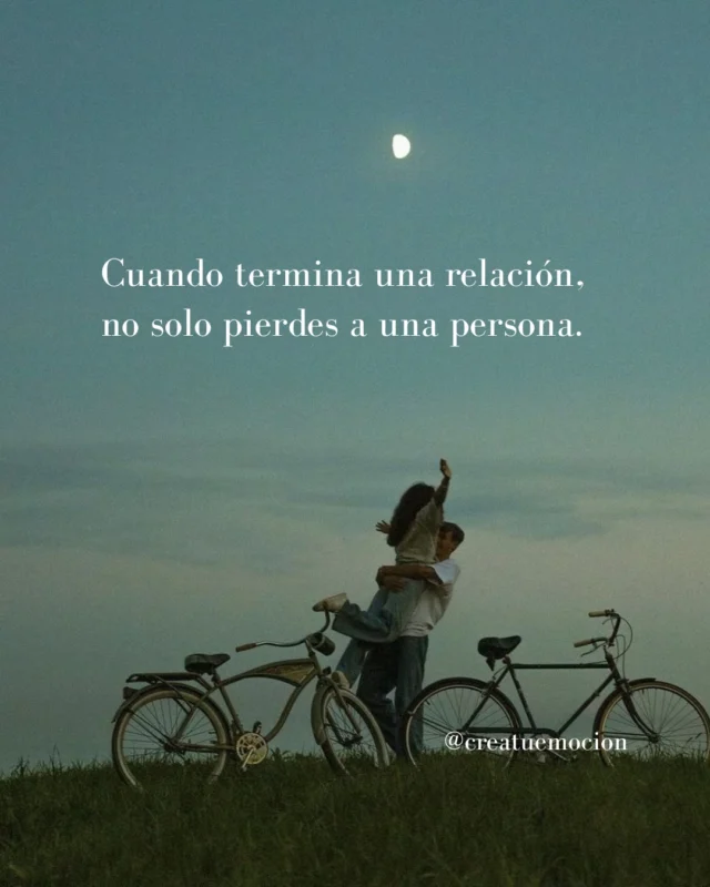 Yo también lo sentí.

Al transitar una ruptura, y con el tiempo, ser feliz, pero notar cómo si una parte de ti solo pudiera ser feliz con esa persona.

Despedirte de esa antigua vida. De esa antigua tú.❤️‍🩹

Pero pasa el tiempo, reconstruyes tu vida. Integras la pérdida, elaboras los duelos colaterales, y entiendes que no se trata de volver a ser feliz con lo de antes, sino de aprender a ser feliz con lo que viene después.🤍 

Con todo lo bueno que te espera. Que, te aseguro, es mucho 😊

Laura🌸Creatuemocion